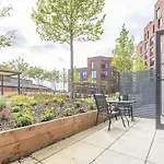 City Centre Deluxe With Amazing Garden Terrace Pass The Keys