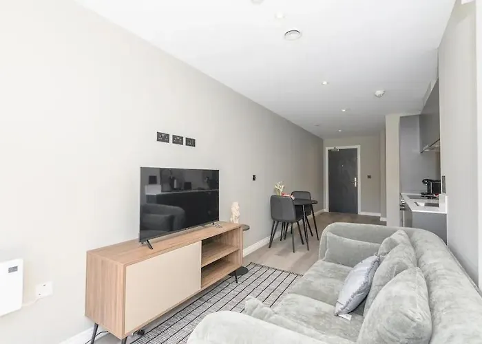 City Centre Deluxe With Amazing Garden Terrace Pass The Keys