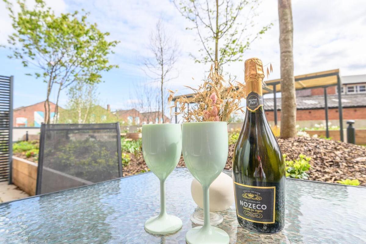 Centre Deluxe With Amazing Garden Terrace Pass The Keys Leeds (West Yorkshire)