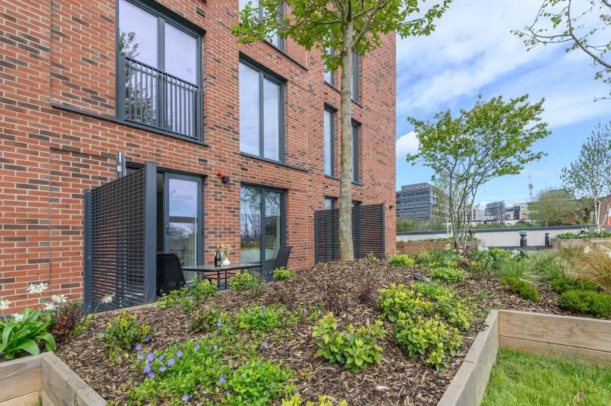 Apartment Centre Deluxe With Amazing Garden Terrace Pass The Keys Leeds (West Yorkshire)