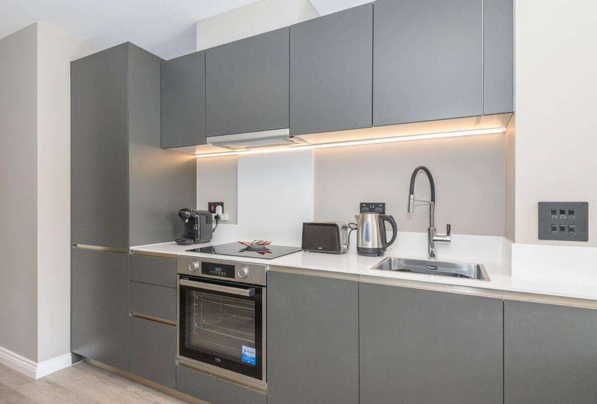 Apartment Centre Deluxe With Amazing Garden Terrace Pass The Keys Leeds (West Yorkshire)