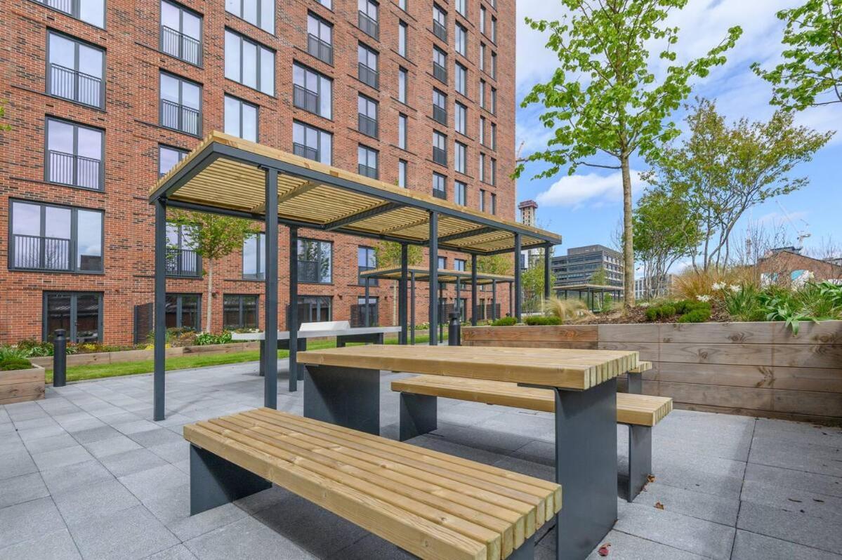 Centre Deluxe With Amazing Garden Terrace Pass The Keys Apartment