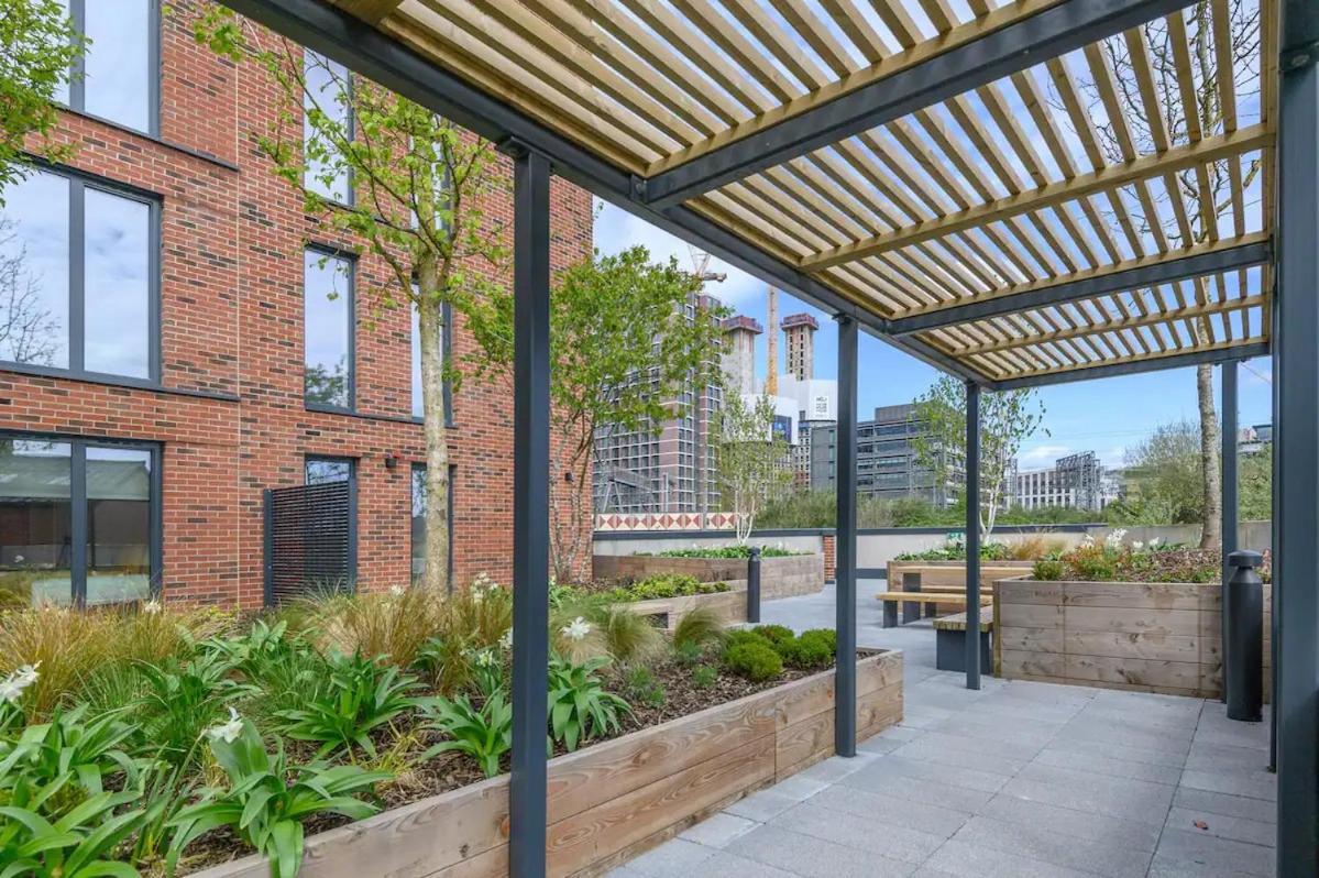 Centre Deluxe With Amazing Garden Terrace Pass The Keys Apartment