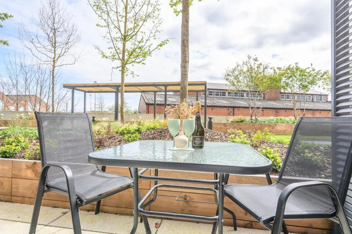 Centre Deluxe With Amazing Garden Terrace Pass The Keys Leeds (West Yorkshire)